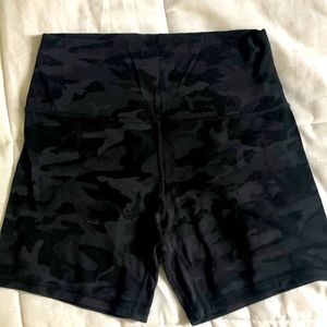 Lululemon 6inch Align shorts